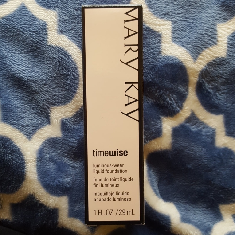 Mary kay luminous wear liquid foundation bronze 8
